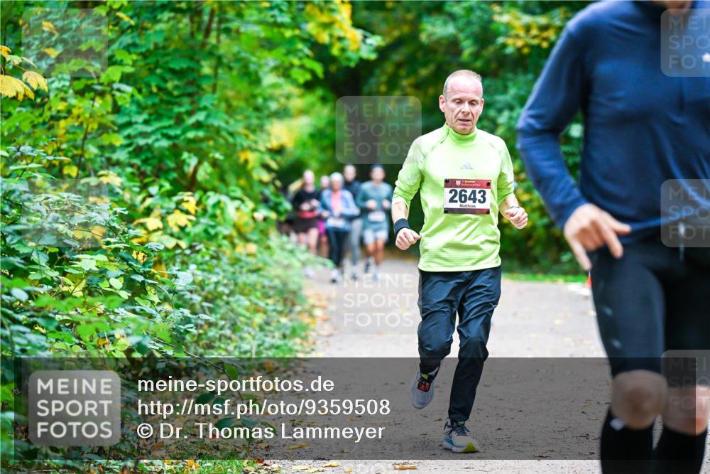 12.10.2025 - Bramfelder Halbmarathon 2025 Dr. Thomas Lammeyer http://msf.ph/oto/9359508 12.10.2025 11:08:30 Laufen 34, 2643 meine-sportfotos.de