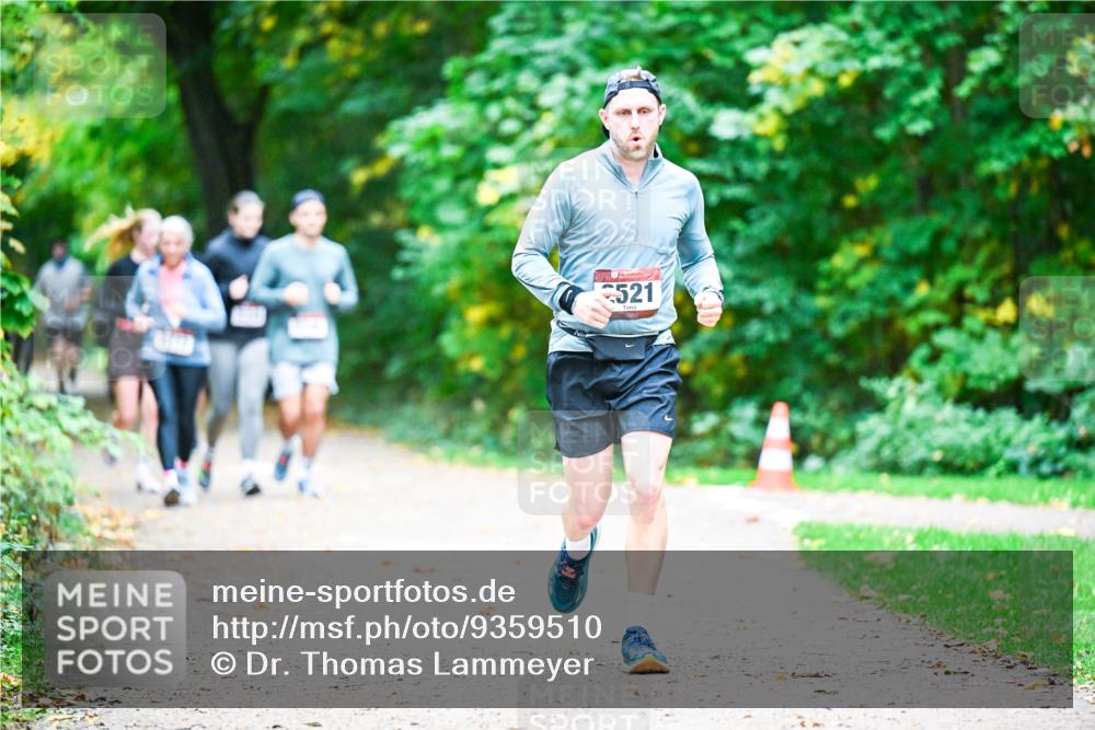 12.10.2025 - Bramfelder Halbmarathon 2025 Dr. Thomas Lammeyer http://msf.ph/oto/9359510 12.10.2025 11:08:31 Laufen 521 meine-sportfotos.de