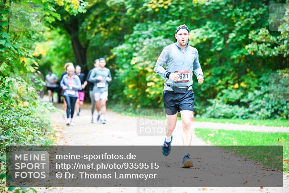 12.10.2025 - Bramfelder Halbmarathon 2025 Dr. Thomas Lammeyer http://msf.ph/oto/9359515 12.10.2025 11:08:32 Laufen 521 meine-sportfotos.de