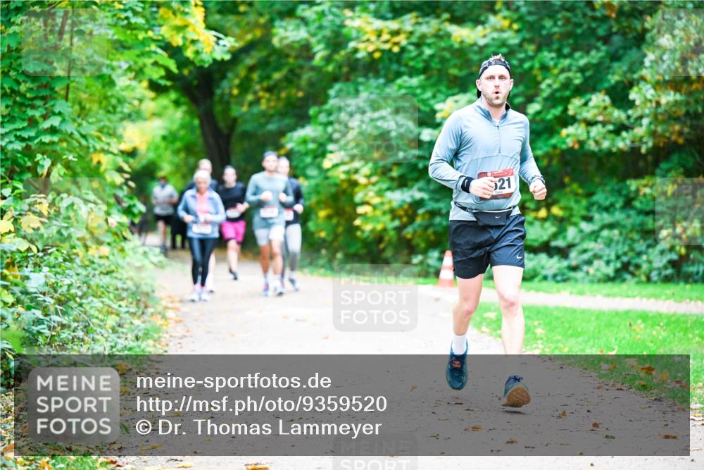 12.10.2025 - Bramfelder Halbmarathon 2025 Dr. Thomas Lammeyer http://msf.ph/oto/9359520 12.10.2025 11:08:33 Laufen 21 meine-sportfotos.de