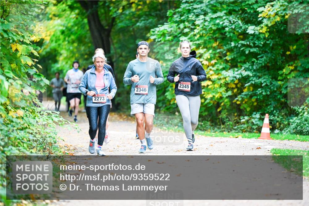 12.10.2025 - Bramfelder Halbmarathon 2025 Dr. Thomas Lammeyer http://msf.ph/oto/9359522 12.10.2025 11:08:34 Laufen 2273, 2346, 2345 meine-sportfotos.de