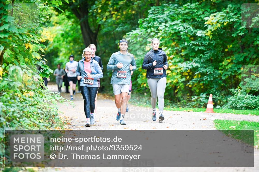 12.10.2025 - Bramfelder Halbmarathon 2025 Dr. Thomas Lammeyer http://msf.ph/oto/9359524 12.10.2025 11:08:34 Laufen 2273, 2346, 2345 meine-sportfotos.de