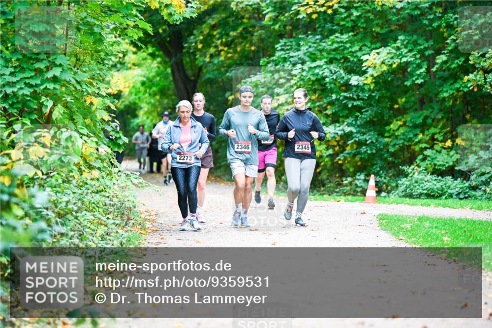 12.10.2025 - Bramfelder Halbmarathon 2025 Dr. Thomas Lammeyer http://msf.ph/oto/9359531 12.10.2025 11:08:35 Laufen 2273, 2346, 2345 meine-sportfotos.de