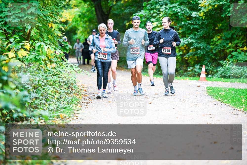 12.10.2025 - Bramfelder Halbmarathon 2025 Dr. Thomas Lammeyer http://msf.ph/oto/9359534 12.10.2025 11:08:36 Laufen 2273, 2346, 2480, 2345 meine-sportfotos.de