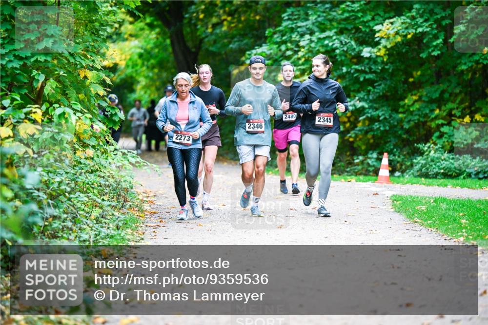 12.10.2025 - Bramfelder Halbmarathon 2025 Dr. Thomas Lammeyer http://msf.ph/oto/9359536 12.10.2025 11:08:36 Laufen 2273, 2346, 2480, 2345 meine-sportfotos.de