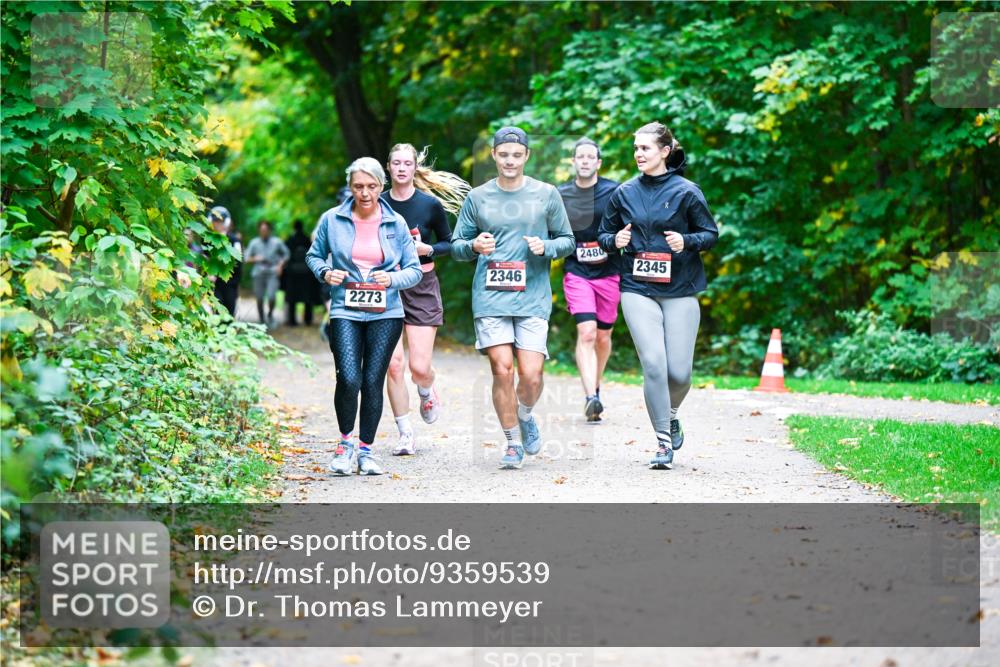 12.10.2025 - Bramfelder Halbmarathon 2025 Dr. Thomas Lammeyer http://msf.ph/oto/9359539 12.10.2025 11:08:36 Laufen 2273, 2346, 2480, 2345 meine-sportfotos.de