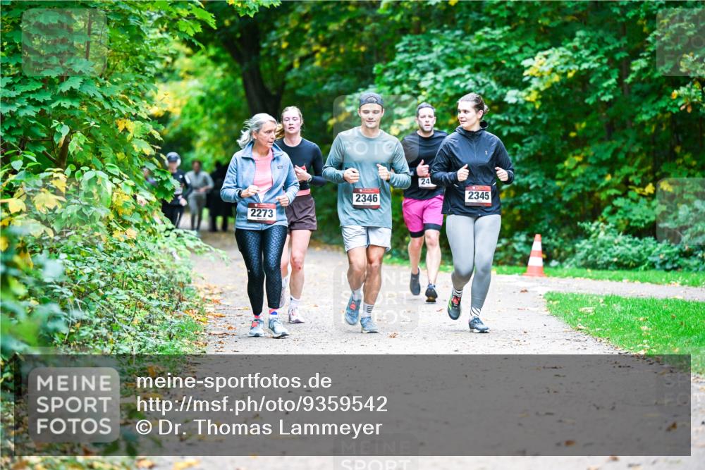 12.10.2025 - Bramfelder Halbmarathon 2025 Dr. Thomas Lammeyer http://msf.ph/oto/9359542 12.10.2025 11:08:37 Laufen 2273, 2346, 24, 2345 meine-sportfotos.de