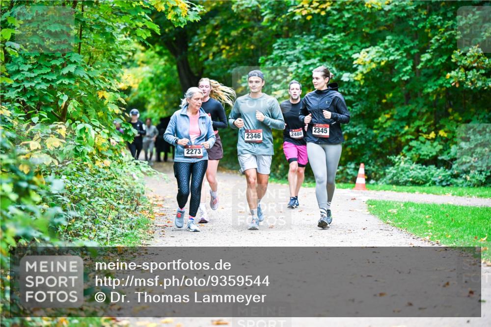 12.10.2025 - Bramfelder Halbmarathon 2025 Dr. Thomas Lammeyer http://msf.ph/oto/9359544 12.10.2025 11:08:37 Laufen 2273, 2346, 2345, 2480 meine-sportfotos.de