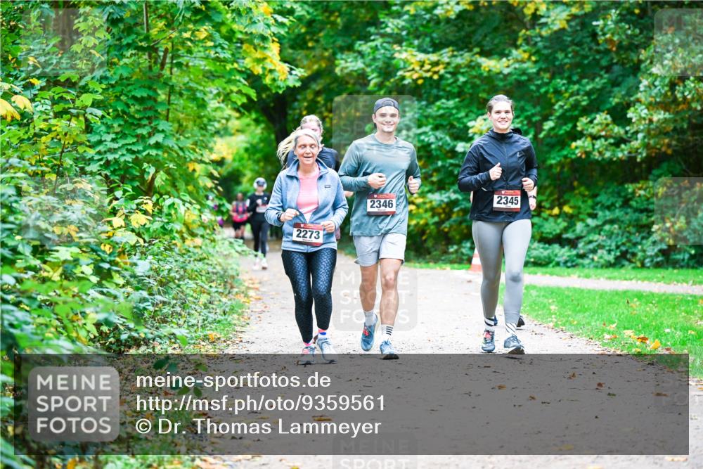 12.10.2025 - Bramfelder Halbmarathon 2025 Dr. Thomas Lammeyer http://msf.ph/oto/9359561 12.10.2025 11:08:40 Laufen 2273, 2346, 2345 meine-sportfotos.de