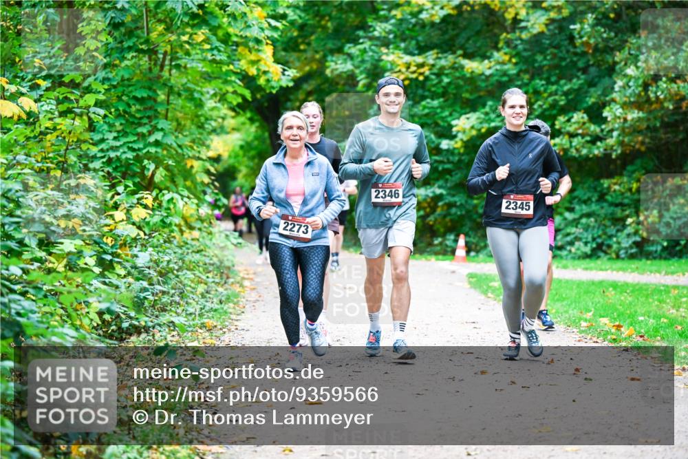12.10.2025 - Bramfelder Halbmarathon 2025 Dr. Thomas Lammeyer http://msf.ph/oto/9359566 12.10.2025 11:08:40 Laufen 2273, 2346, 2345 meine-sportfotos.de