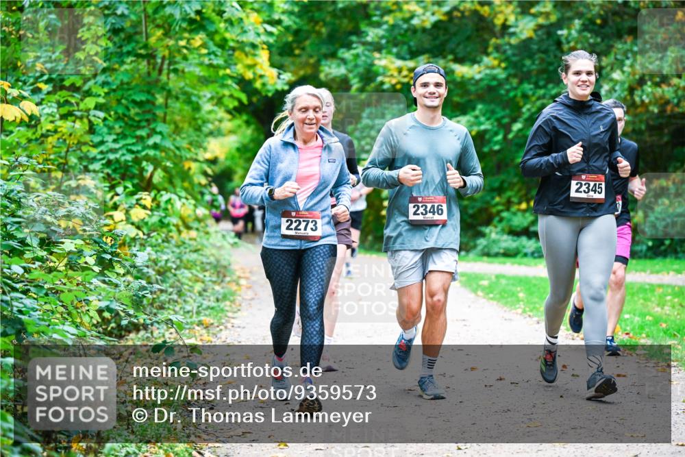 12.10.2025 - Bramfelder Halbmarathon 2025 Dr. Thomas Lammeyer http://msf.ph/oto/9359573 12.10.2025 11:08:41 Laufen 2273, 2346, 2345 meine-sportfotos.de