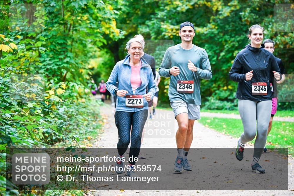 12.10.2025 - Bramfelder Halbmarathon 2025 Dr. Thomas Lammeyer http://msf.ph/oto/9359574 12.10.2025 11:08:41 Laufen 2273, 2346, 2345 meine-sportfotos.de