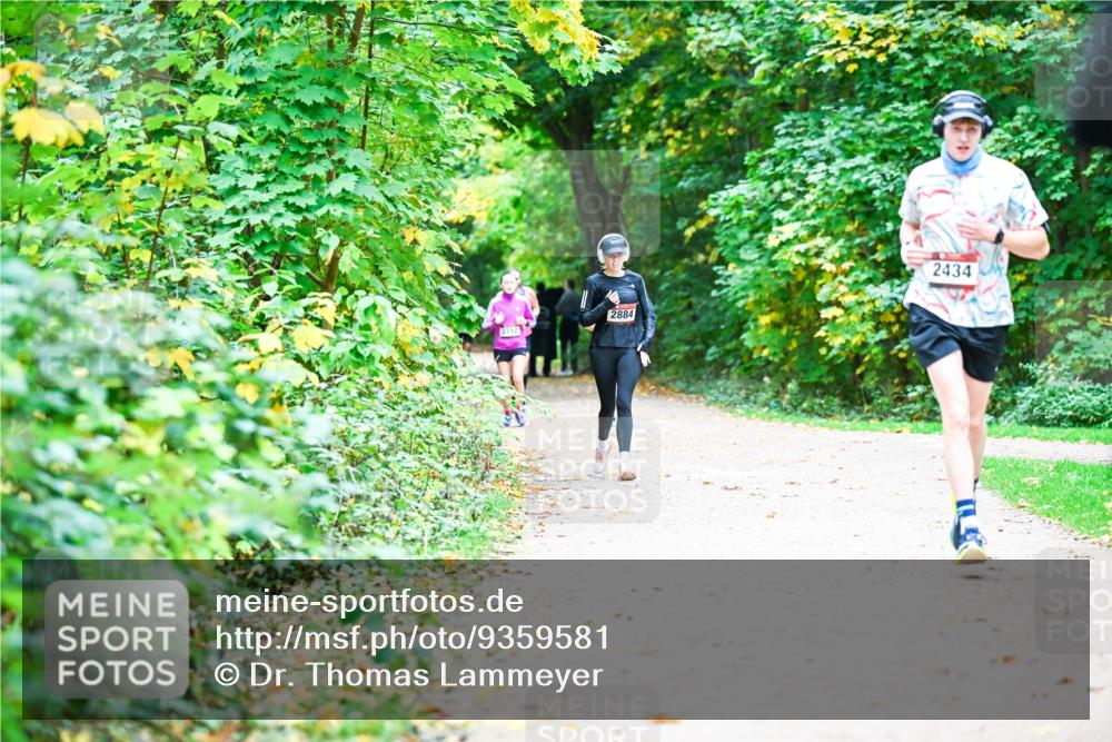 12.10.2025 - Bramfelder Halbmarathon 2025 Dr. Thomas Lammeyer http://msf.ph/oto/9359581 12.10.2025 11:08:44 Laufen 2434 meine-sportfotos.de
