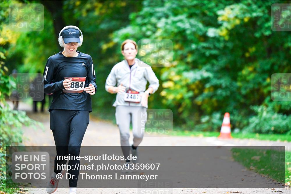 12.10.2025 - Bramfelder Halbmarathon 2025 Dr. Thomas Lammeyer http://msf.ph/oto/9359607 12.10.2025 11:08:49 Laufen 884, 2487 meine-sportfotos.de
