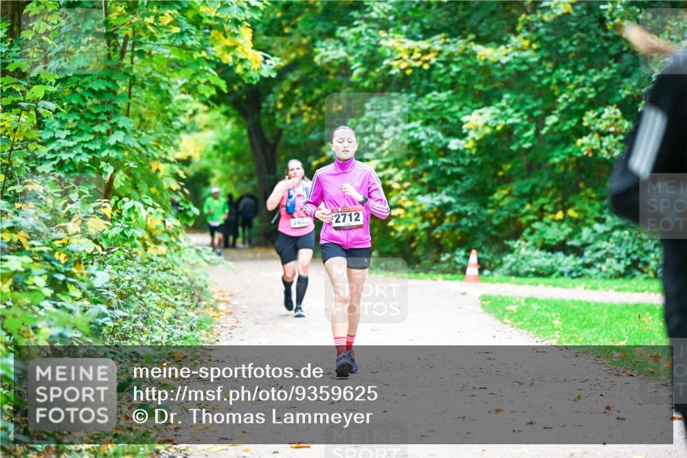 12.10.2025 - Bramfelder Halbmarathon 2025 Dr. Thomas Lammeyer http://msf.ph/oto/9359625 12.10.2025 11:08:53 Laufen 285, 2712 meine-sportfotos.de