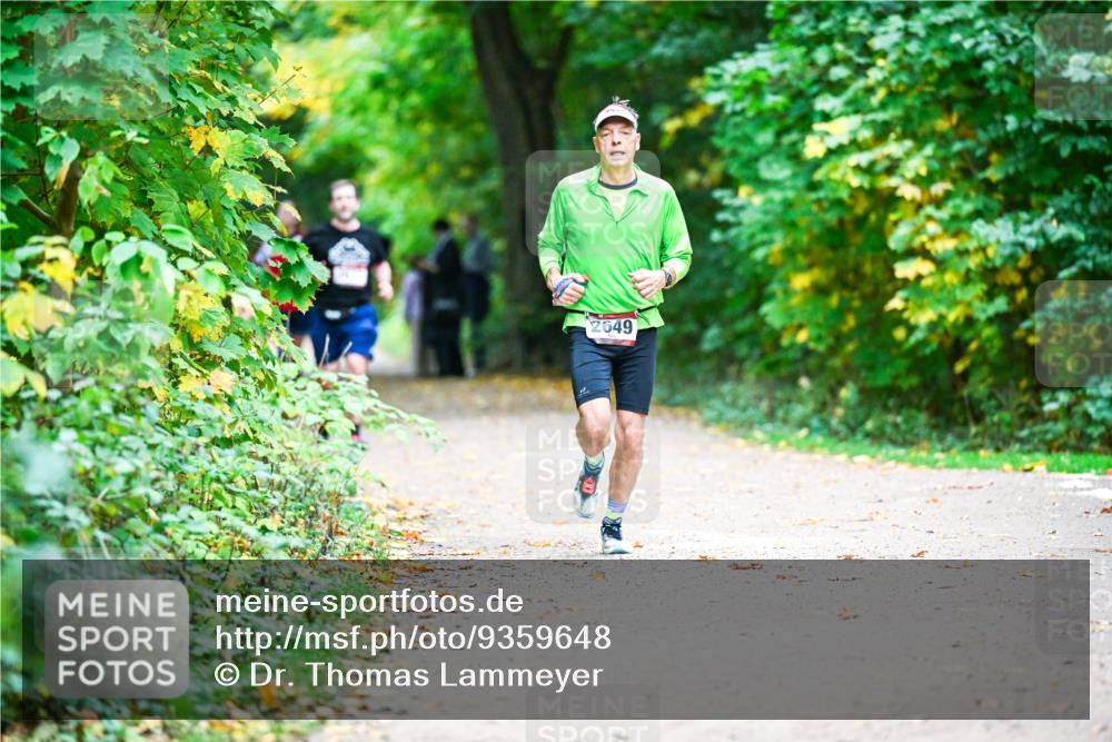 12.10.2025 - Bramfelder Halbmarathon 2025 Dr. Thomas Lammeyer http://msf.ph/oto/9359648 12.10.2025 11:09:01 Laufen 2649 meine-sportfotos.de