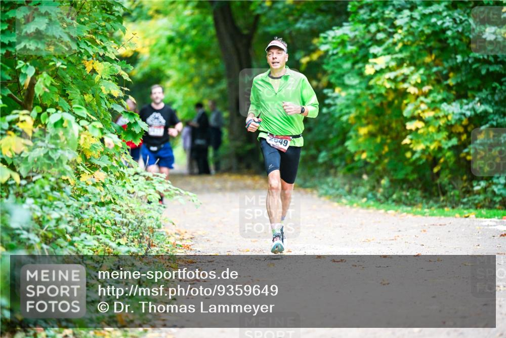 12.10.2025 - Bramfelder Halbmarathon 2025 Dr. Thomas Lammeyer http://msf.ph/oto/9359649 12.10.2025 11:09:01 Laufen 2049 meine-sportfotos.de