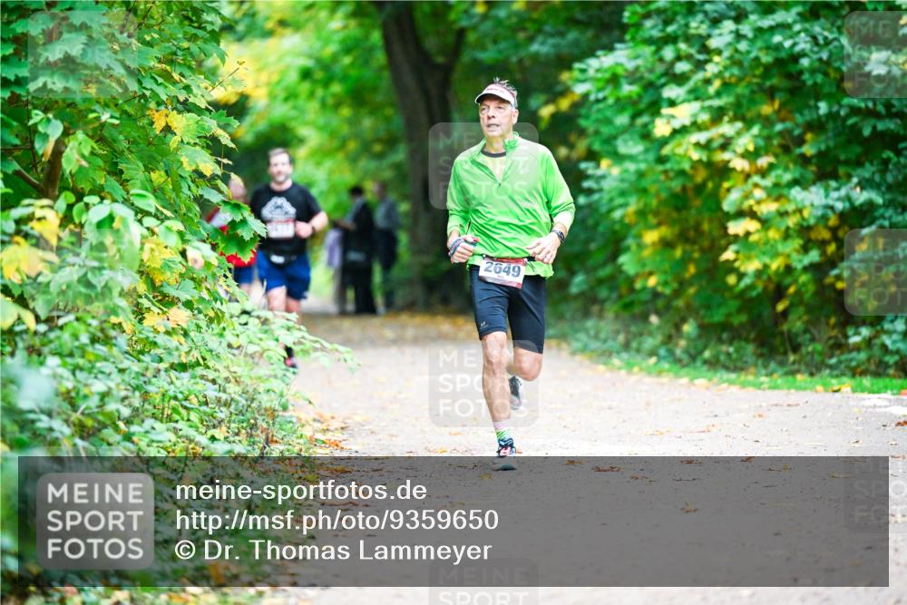 12.10.2025 - Bramfelder Halbmarathon 2025 Dr. Thomas Lammeyer http://msf.ph/oto/9359650 12.10.2025 11:09:01 Laufen 2649 meine-sportfotos.de