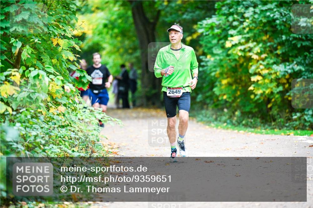 12.10.2025 - Bramfelder Halbmarathon 2025 Dr. Thomas Lammeyer http://msf.ph/oto/9359651 12.10.2025 11:09:01 Laufen 2649 meine-sportfotos.de