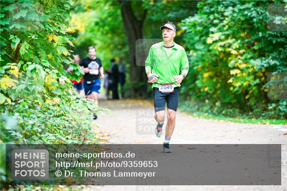 12.10.2025 - Bramfelder Halbmarathon 2025 Dr. Thomas Lammeyer http://msf.ph/oto/9359653 12.10.2025 11:09:02 Laufen 2649 meine-sportfotos.de