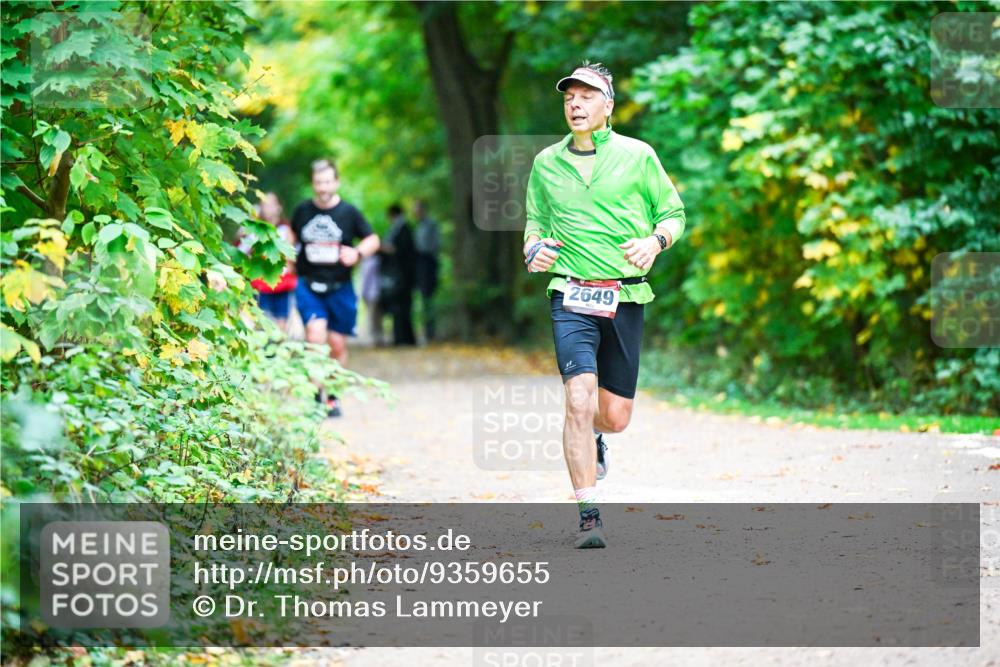 12.10.2025 - Bramfelder Halbmarathon 2025 Dr. Thomas Lammeyer http://msf.ph/oto/9359655 12.10.2025 11:09:02 Laufen 2649 meine-sportfotos.de