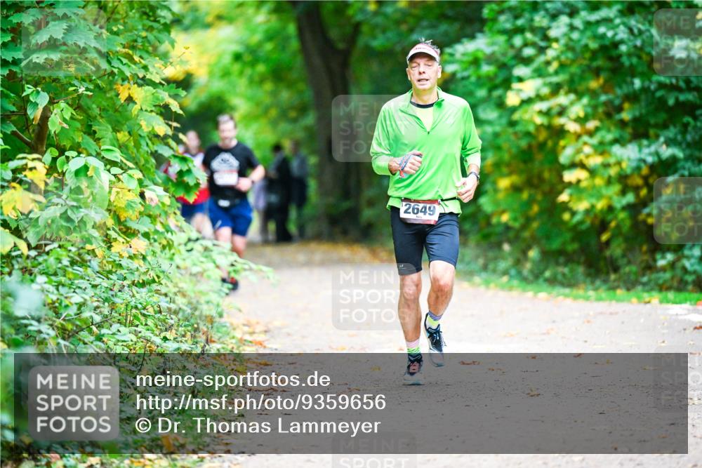 12.10.2025 - Bramfelder Halbmarathon 2025 Dr. Thomas Lammeyer http://msf.ph/oto/9359656 12.10.2025 11:09:02 Laufen 2649 meine-sportfotos.de