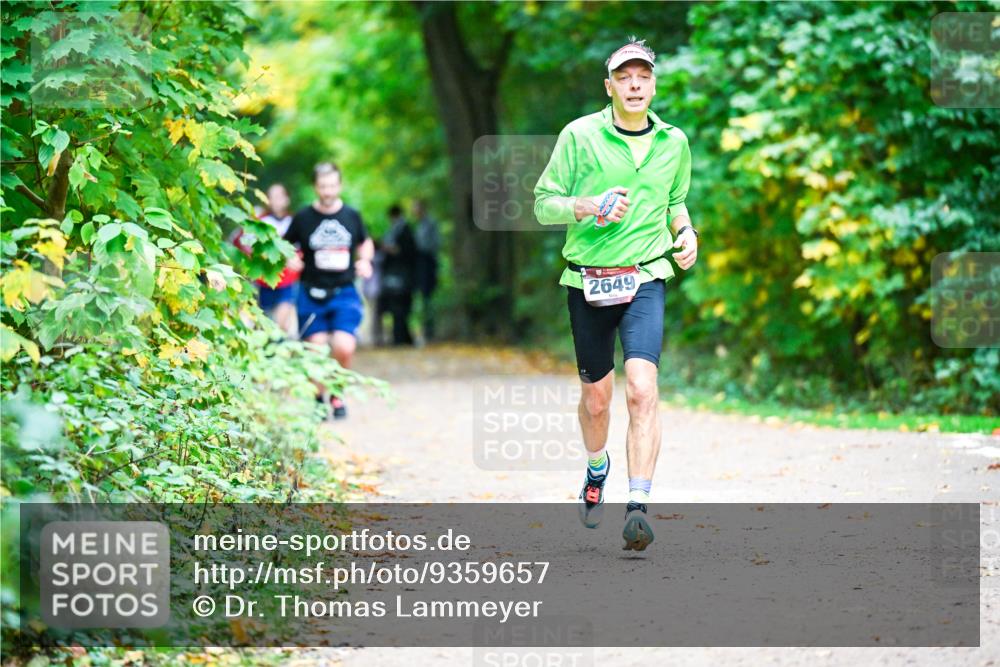 12.10.2025 - Bramfelder Halbmarathon 2025 Dr. Thomas Lammeyer http://msf.ph/oto/9359657 12.10.2025 11:09:02 Laufen 2649 meine-sportfotos.de