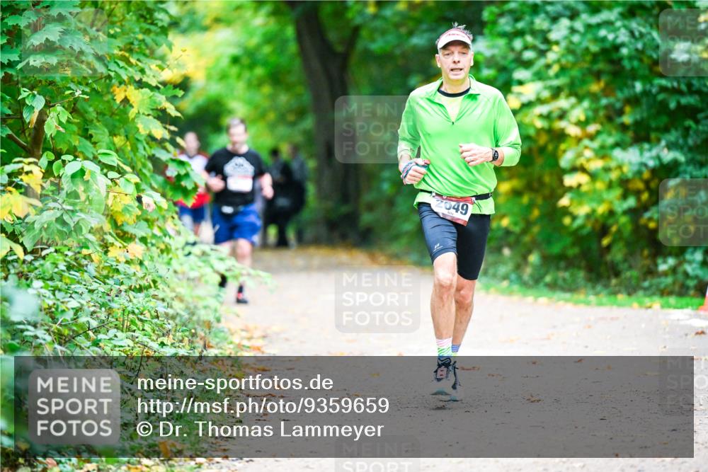12.10.2025 - Bramfelder Halbmarathon 2025 Dr. Thomas Lammeyer http://msf.ph/oto/9359659 12.10.2025 11:09:03 Laufen 2049 meine-sportfotos.de