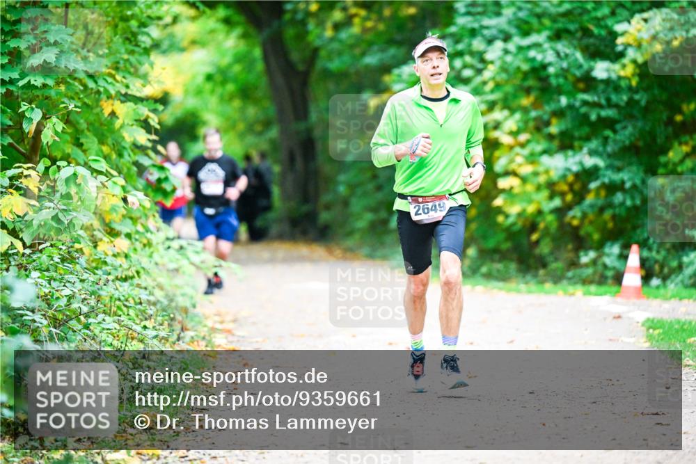 12.10.2025 - Bramfelder Halbmarathon 2025 Dr. Thomas Lammeyer http://msf.ph/oto/9359661 12.10.2025 11:09:03 Laufen 2649 meine-sportfotos.de