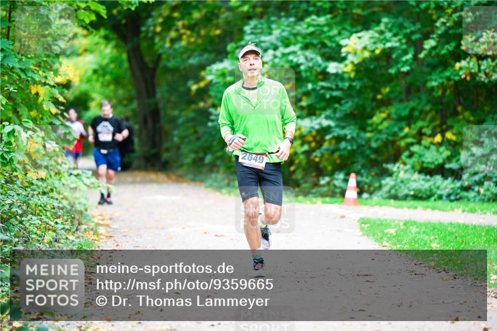 12.10.2025 - Bramfelder Halbmarathon 2025 Dr. Thomas Lammeyer http://msf.ph/oto/9359665 12.10.2025 11:09:03 Laufen 2649 meine-sportfotos.de