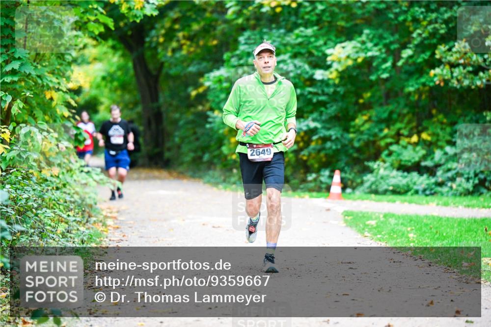 12.10.2025 - Bramfelder Halbmarathon 2025 Dr. Thomas Lammeyer http://msf.ph/oto/9359667 12.10.2025 11:09:04 Laufen 2649 meine-sportfotos.de