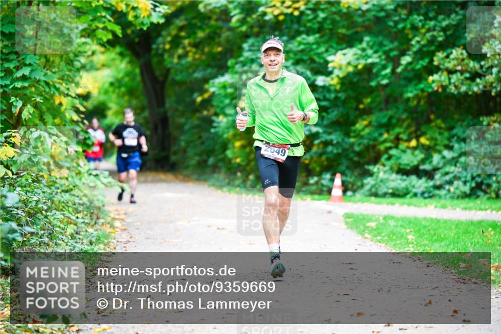 12.10.2025 - Bramfelder Halbmarathon 2025 Dr. Thomas Lammeyer http://msf.ph/oto/9359669 12.10.2025 11:09:04 Laufen 2049 meine-sportfotos.de