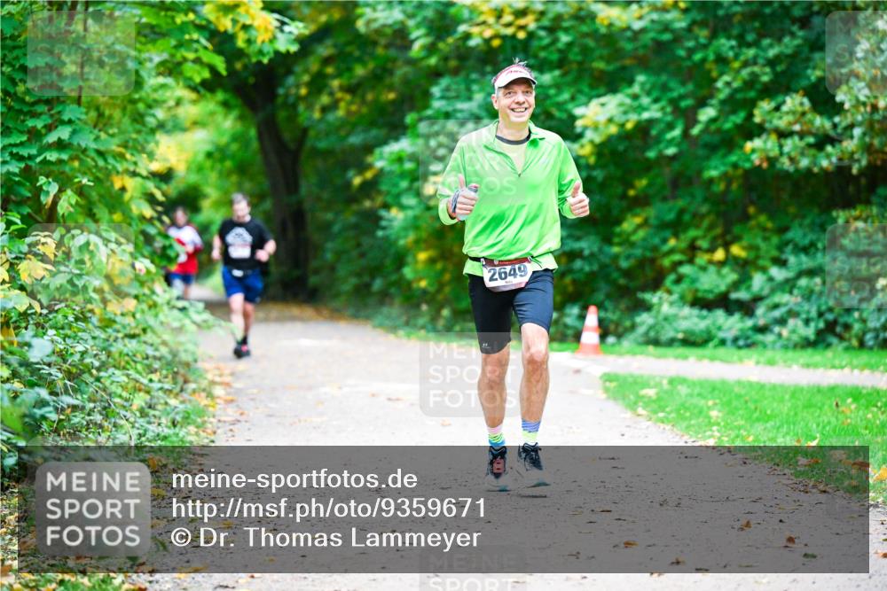 12.10.2025 - Bramfelder Halbmarathon 2025 Dr. Thomas Lammeyer http://msf.ph/oto/9359671 12.10.2025 11:09:04 Laufen 2649 meine-sportfotos.de