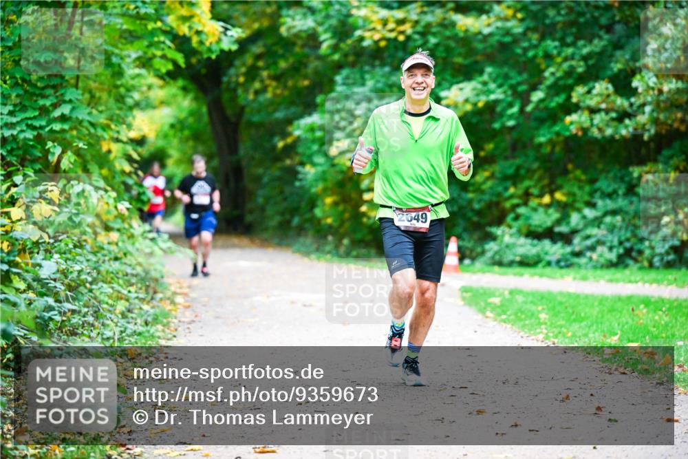 12.10.2025 - Bramfelder Halbmarathon 2025 Dr. Thomas Lammeyer http://msf.ph/oto/9359673 12.10.2025 11:09:04 Laufen 2049 meine-sportfotos.de