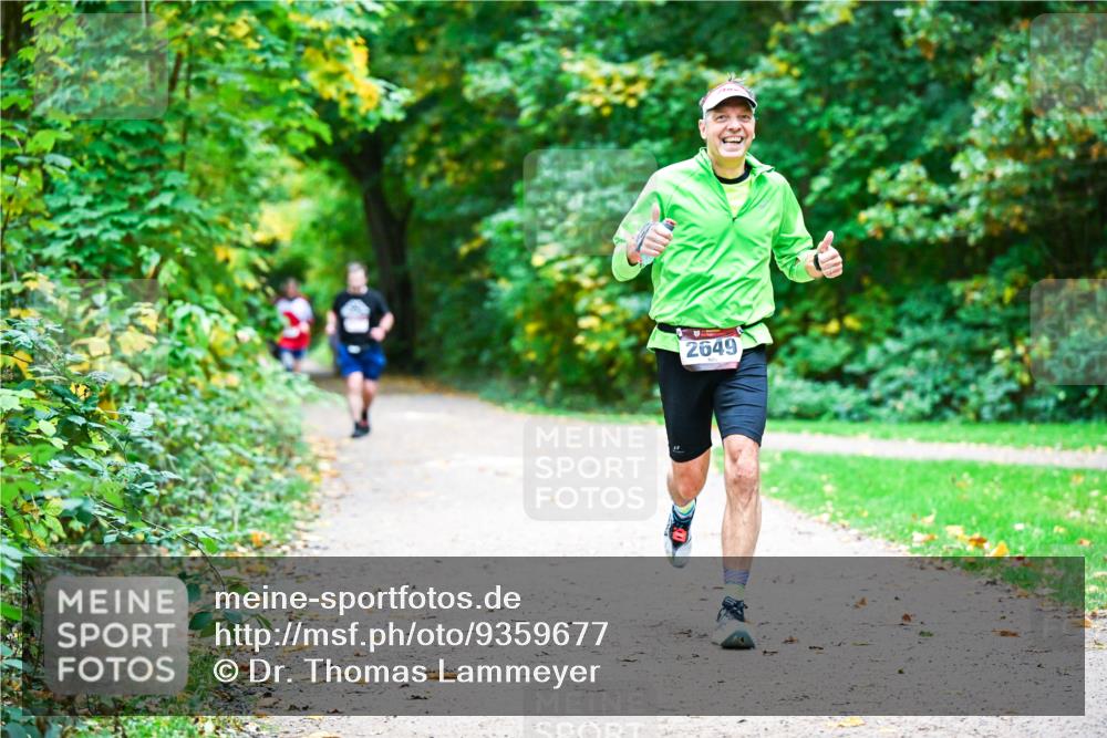 12.10.2025 - Bramfelder Halbmarathon 2025 Dr. Thomas Lammeyer http://msf.ph/oto/9359677 12.10.2025 11:09:05 Laufen 2649 meine-sportfotos.de