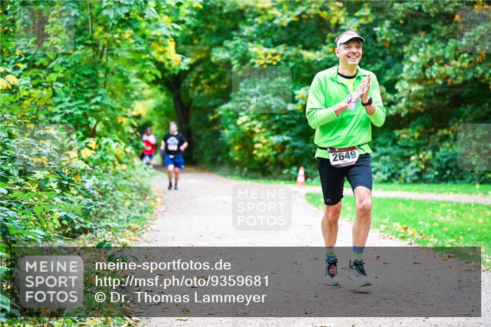 12.10.2025 - Bramfelder Halbmarathon 2025 Dr. Thomas Lammeyer http://msf.ph/oto/9359681 12.10.2025 11:09:06 Laufen 2649 meine-sportfotos.de