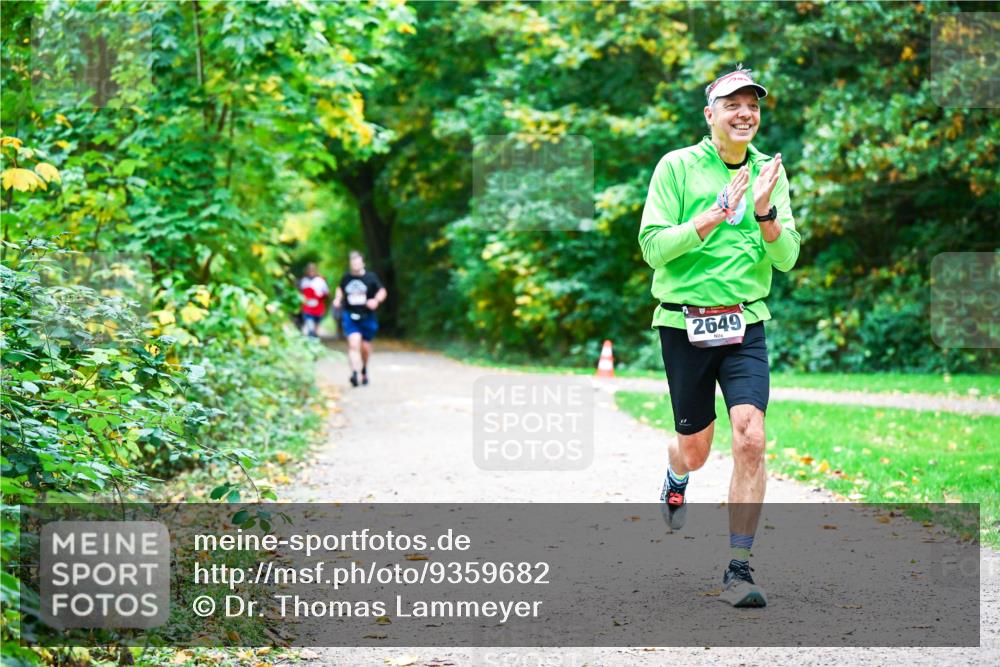 12.10.2025 - Bramfelder Halbmarathon 2025 Dr. Thomas Lammeyer http://msf.ph/oto/9359682 12.10.2025 11:09:06 Laufen 2649 meine-sportfotos.de