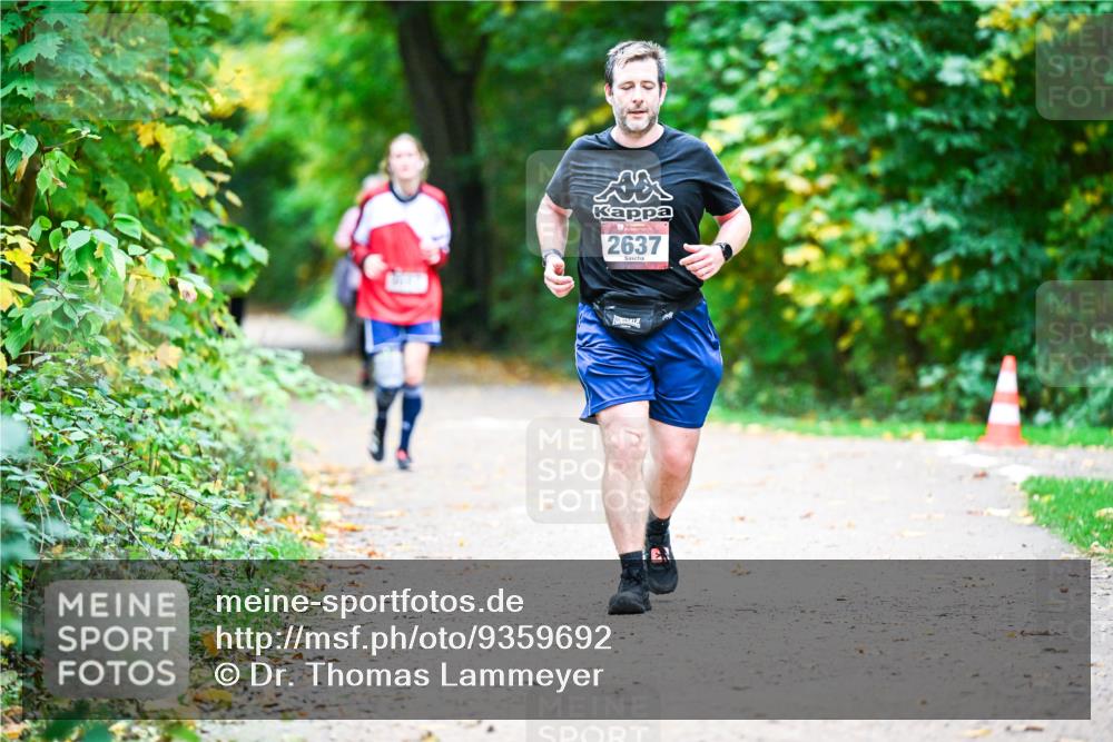 12.10.2025 - Bramfelder Halbmarathon 2025 Dr. Thomas Lammeyer http://msf.ph/oto/9359692 12.10.2025 11:09:12 Laufen 2637 meine-sportfotos.de