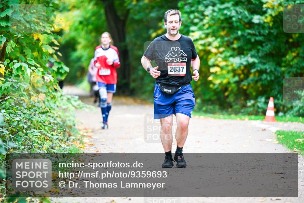 12.10.2025 - Bramfelder Halbmarathon 2025 Dr. Thomas Lammeyer http://msf.ph/oto/9359693 12.10.2025 11:09:12 Laufen 2637 meine-sportfotos.de