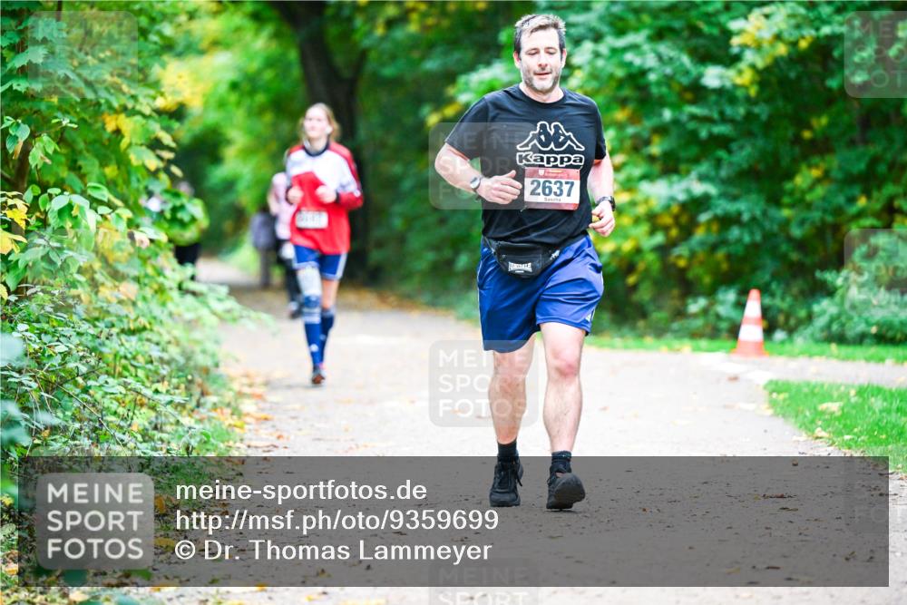 12.10.2025 - Bramfelder Halbmarathon 2025 Dr. Thomas Lammeyer http://msf.ph/oto/9359699 12.10.2025 11:09:13 Laufen 2637 meine-sportfotos.de