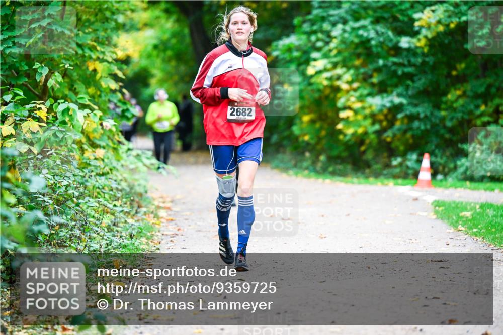 12.10.2025 - Bramfelder Halbmarathon 2025 Dr. Thomas Lammeyer http://msf.ph/oto/9359725 12.10.2025 11:09:18 Laufen 2682 meine-sportfotos.de