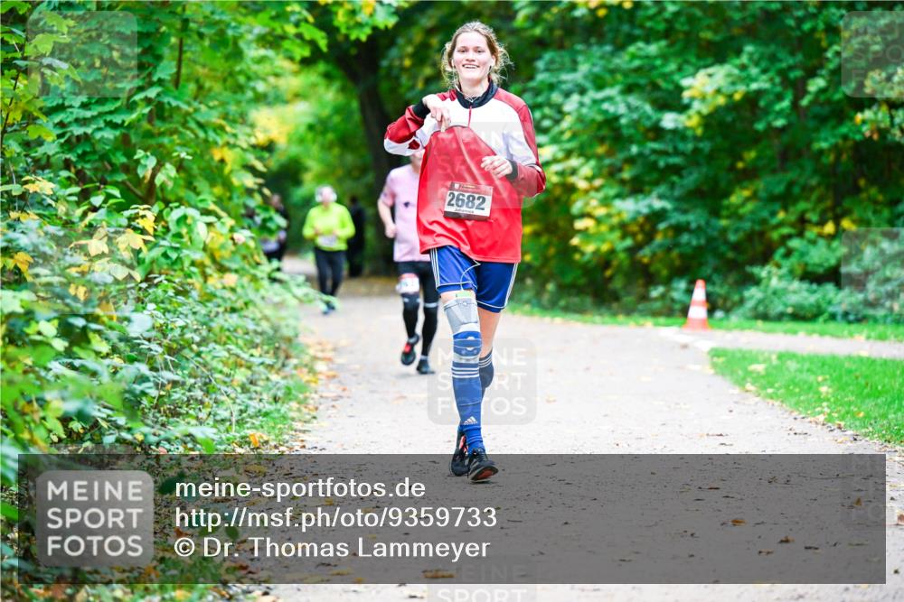 12.10.2025 - Bramfelder Halbmarathon 2025 Dr. Thomas Lammeyer http://msf.ph/oto/9359733 12.10.2025 11:09:19 Laufen 2682 meine-sportfotos.de