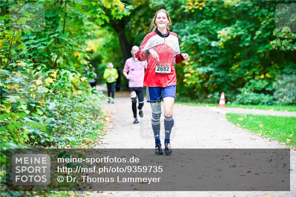 12.10.2025 - Bramfelder Halbmarathon 2025 Dr. Thomas Lammeyer http://msf.ph/oto/9359735 12.10.2025 11:09:20 Laufen 2682 meine-sportfotos.de