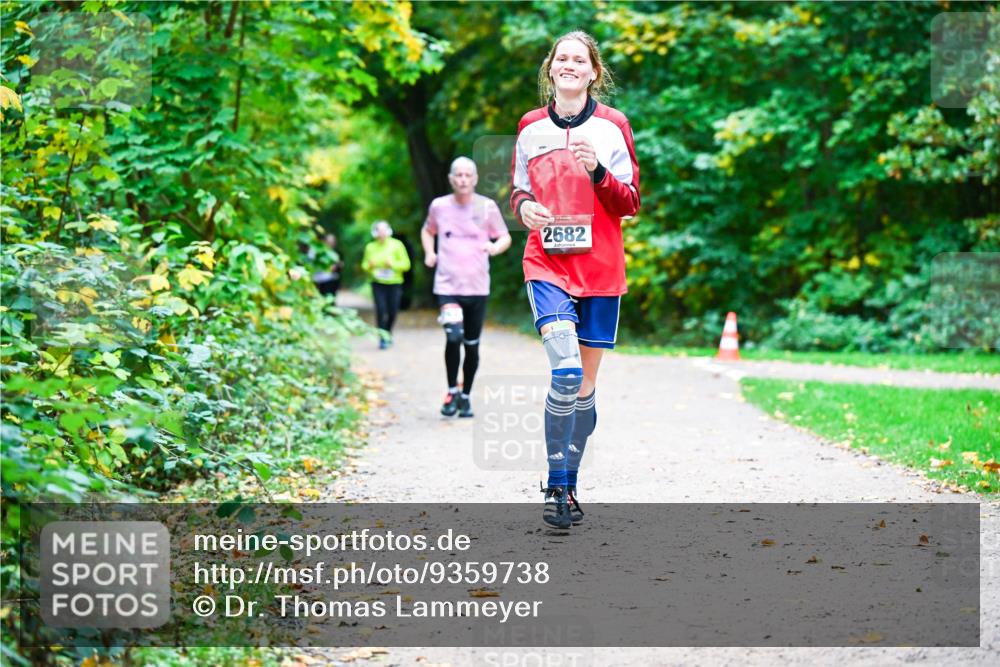 12.10.2025 - Bramfelder Halbmarathon 2025 Dr. Thomas Lammeyer http://msf.ph/oto/9359738 12.10.2025 11:09:20 Laufen 2682 meine-sportfotos.de