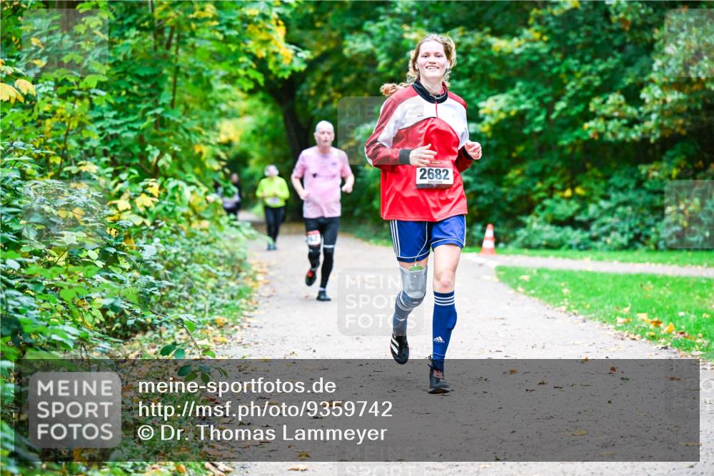 12.10.2025 - Bramfelder Halbmarathon 2025 Dr. Thomas Lammeyer http://msf.ph/oto/9359742 12.10.2025 11:09:21 Laufen 2682 meine-sportfotos.de