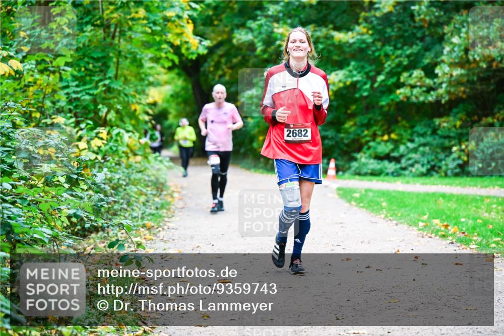 12.10.2025 - Bramfelder Halbmarathon 2025 Dr. Thomas Lammeyer http://msf.ph/oto/9359743 12.10.2025 11:09:21 Laufen 2682 meine-sportfotos.de