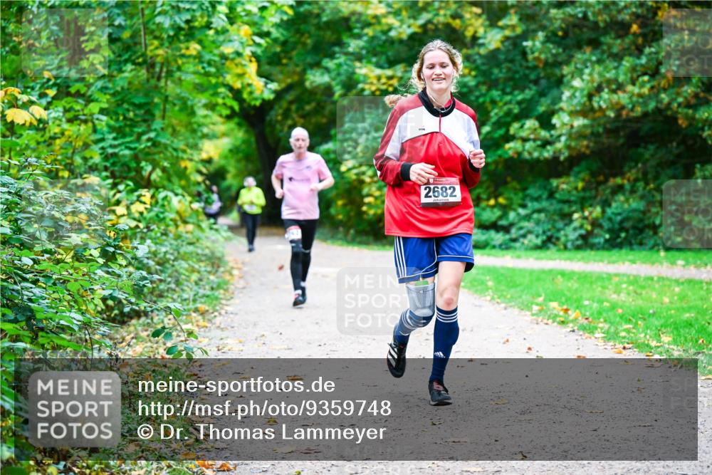 12.10.2025 - Bramfelder Halbmarathon 2025 Dr. Thomas Lammeyer http://msf.ph/oto/9359748 12.10.2025 11:09:21 Laufen 2682 meine-sportfotos.de