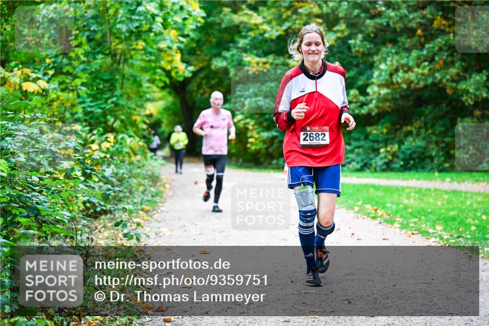 12.10.2025 - Bramfelder Halbmarathon 2025 Dr. Thomas Lammeyer http://msf.ph/oto/9359751 12.10.2025 11:09:22 Laufen 2682 meine-sportfotos.de