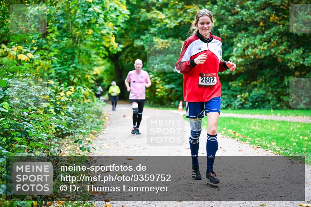 12.10.2025 - Bramfelder Halbmarathon 2025 Dr. Thomas Lammeyer http://msf.ph/oto/9359752 12.10.2025 11:09:22 Laufen 2682 meine-sportfotos.de