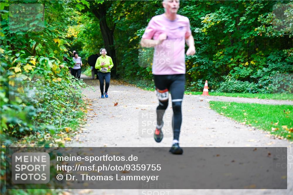 12.10.2025 - Bramfelder Halbmarathon 2025 Dr. Thomas Lammeyer http://msf.ph/oto/9359755 12.10.2025 11:09:23 Laufen 2475, 2386 meine-sportfotos.de